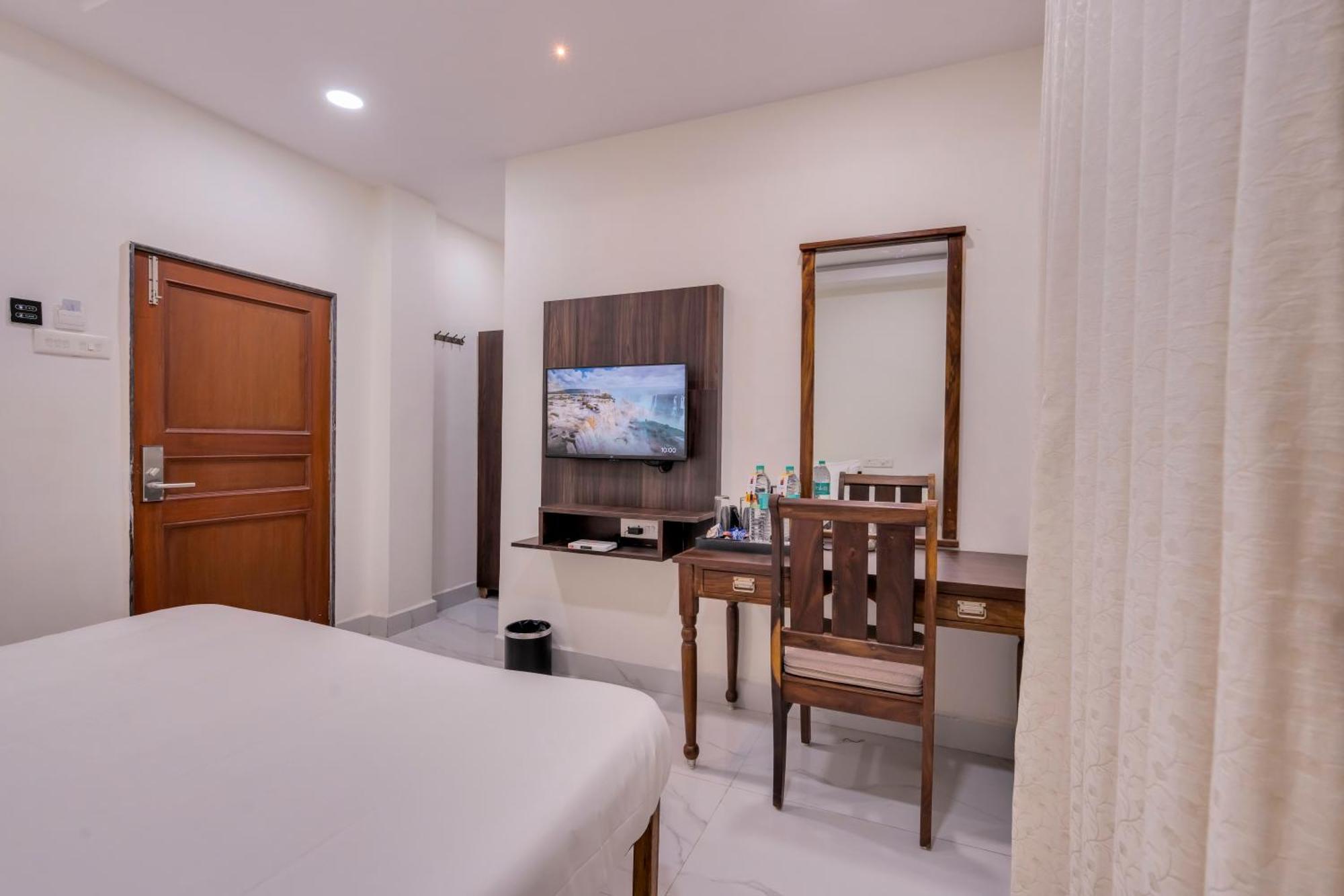 Myspace Hotel Shree Vaibhav Nagpur Exterior foto